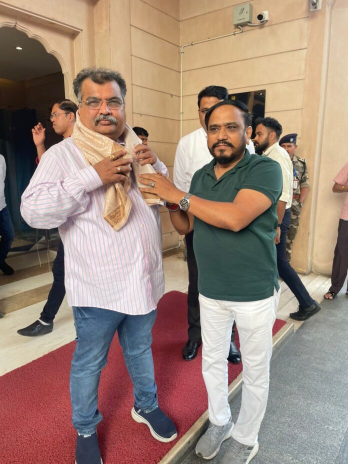 महाराष्ट्र प्रदेश अध्यक्ष ची घेतली शुभेच्छा भेट