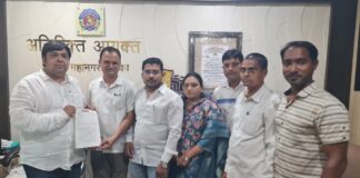 3.56 कोटींच्या दुभाजकाचे काम रद्द करून रस्त्याचे काम करा…. पप्पू देशमुख